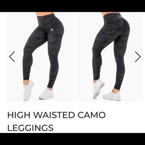 High waisted scrunch bum leggings